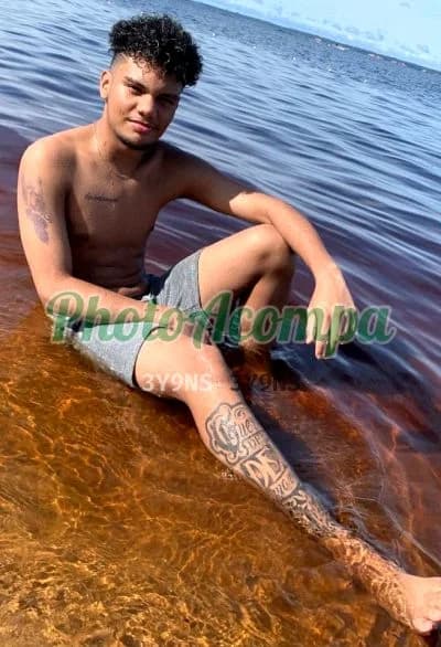 Alex — garoto de programa e acompanhante masculino em Manaus