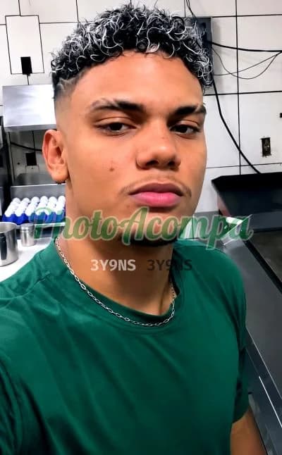 Alex — garoto de programa e acompanhante masculino em Manaus