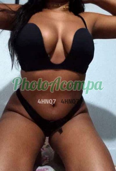 Paola, 28 anos — acompanhante em Curitiba