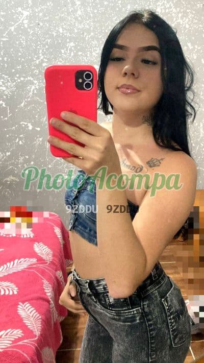 Júlia, 20 anos — acompanhante em Poá