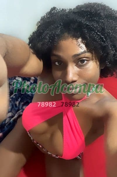 Mel — travesti em Maringá