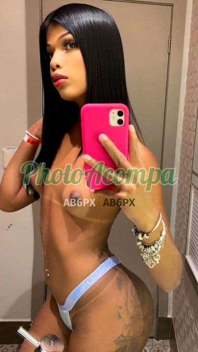 Ariela — travesti em Goiânia