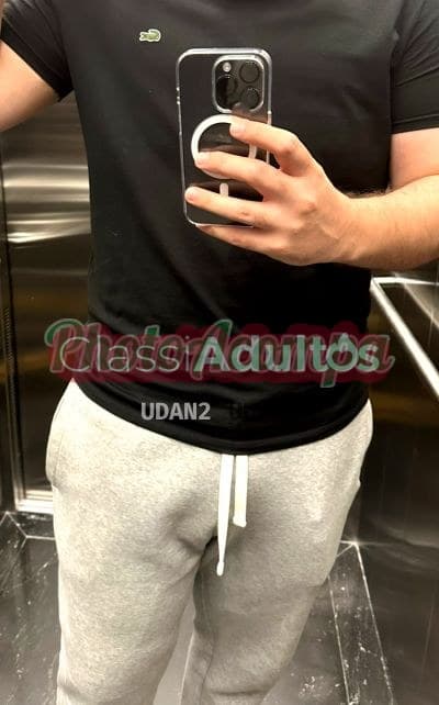 Arturo Aranjuez — acompanhante masculino em São José dos Campos