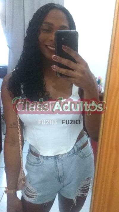 Camila Ferrarini — travesti em Recife