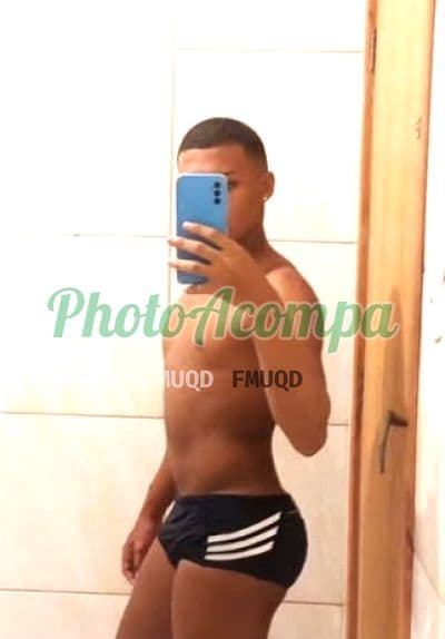 Breno Almeida — garoto de programa e acompanhante masculino em Nova Iguaçu