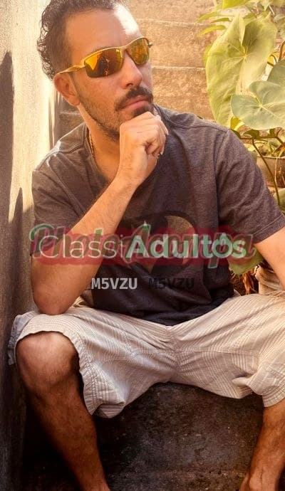 Oliveira — acompanhante masculino em Duque de Caxias