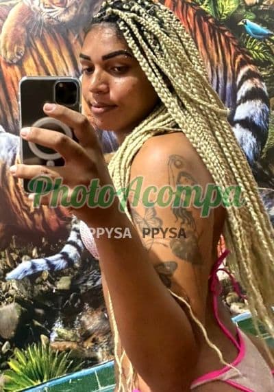 Emmanuelle — travesti em Duque de Caxias