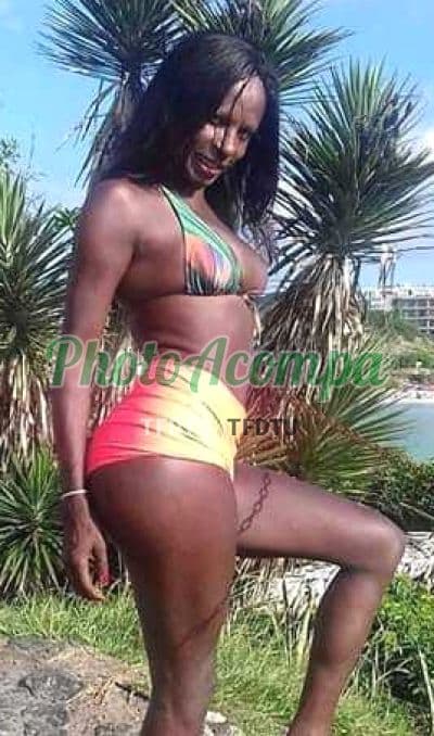 Anitta — travesti em Cabo Frio