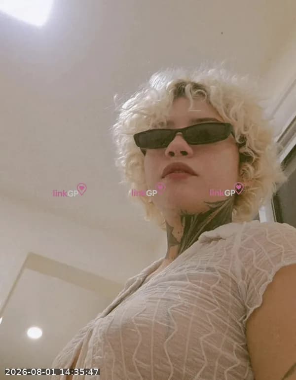 Alice — acompanhante em Brasil