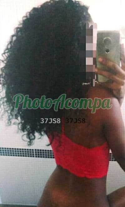 Acompanhante peituda em Salvador (3) — Brenda Lins