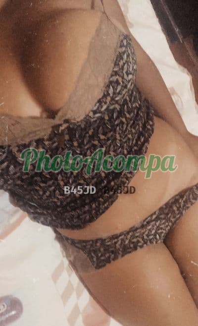 Acompanhante de seios naturais em Santos (5) — Camila