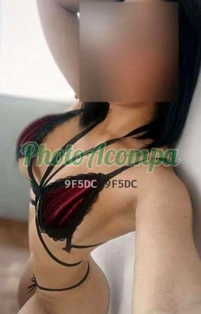 Acompanhante em Barueri com beijo grego (2) — Flora