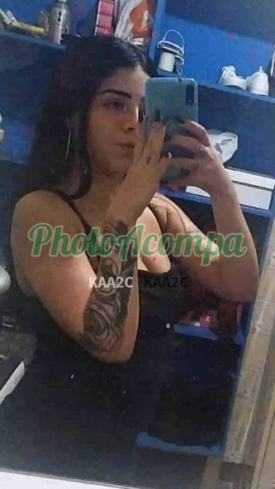 Acompanhante de seios naturais em Praia Grande (3) — Larissa