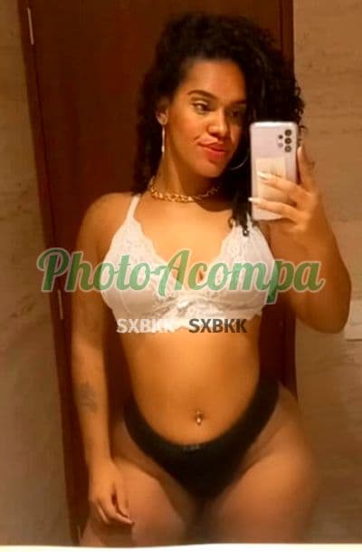 Acompanhante peituda em Uberaba (3) — Letícia