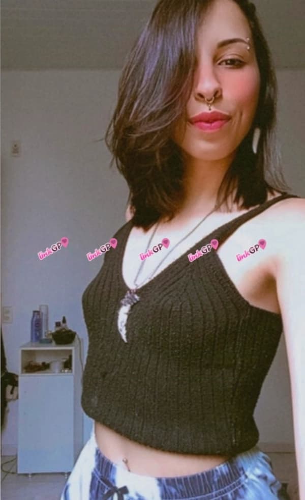 Foto 5: Acompanhante cabelo ondulado em Brasil — Meg Masters