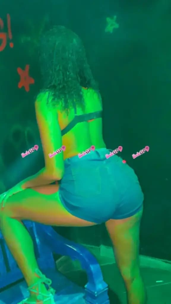 Melzinha — acompanhante em Saquarema