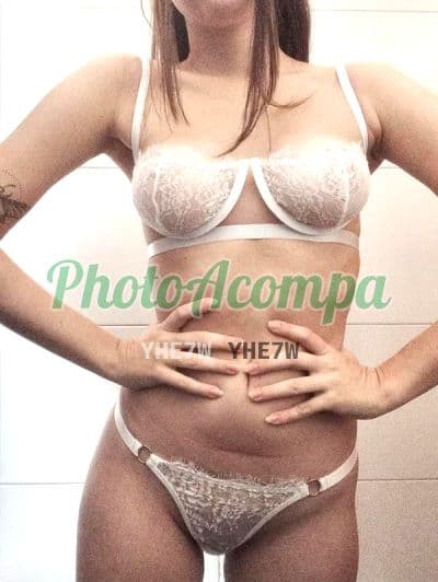 Acompanhante de seios naturais em São Sebastião, foto 3 de Suellen