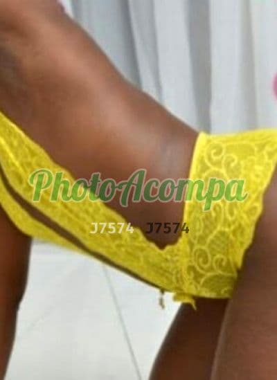 Acompanhante em Salto com beijo na boca (2) — Valentina