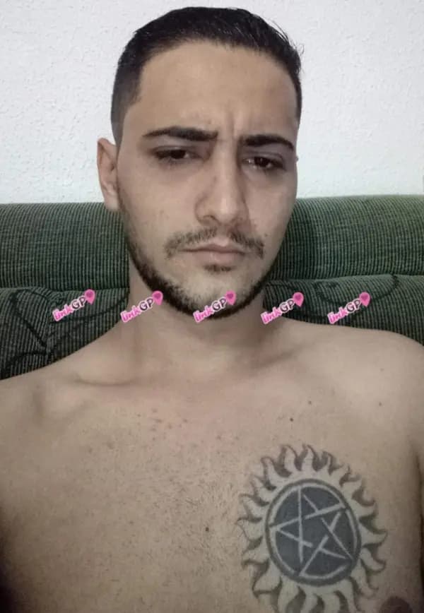 Acompanhante masculino cabelo curto em Americana — Boymagia