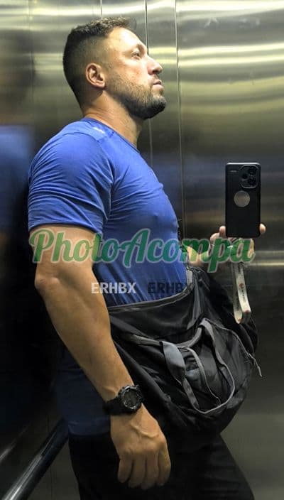 Acompanhante masculino em Rio de Janeiro — beijo na boca, foto 2 de Bruno
