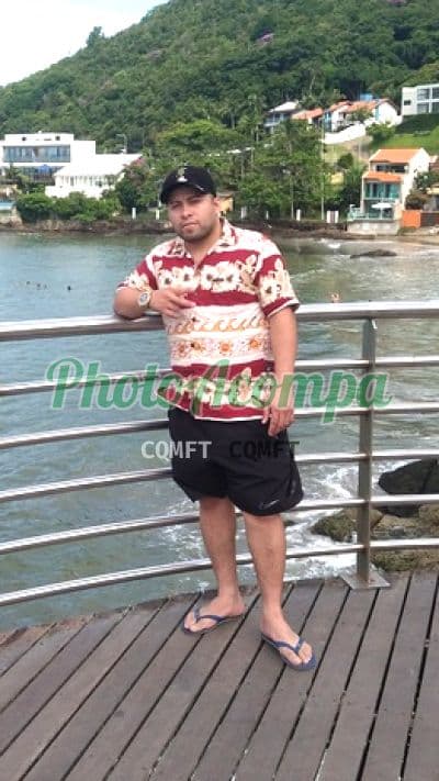 Acompanhante masculino em Itajaí com beijo grego (2) — Coelho