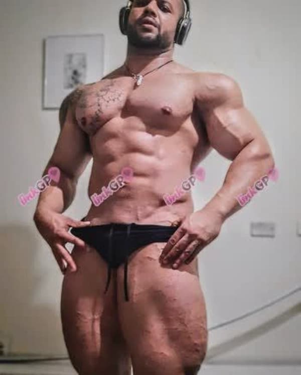 De Souza — acompanhante masculino em Centro Histórico de São Paulo