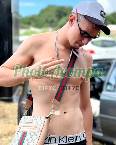 Acompanhante masculino em Hortolândia com beijo na boca (6) — Felipe