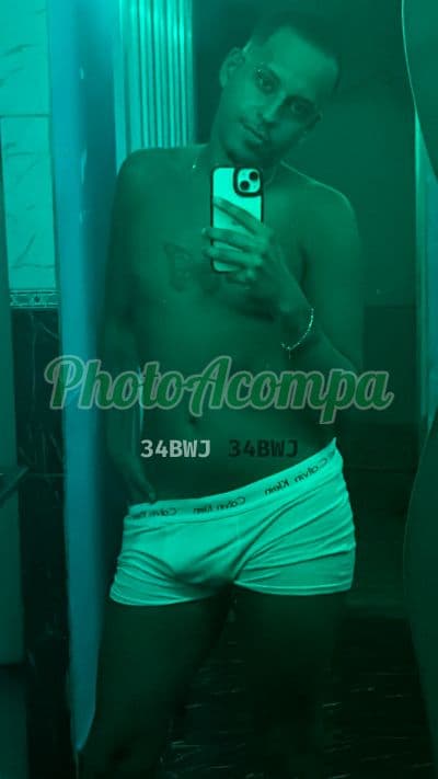 Acompanhante masculino em São João de Meriti com beijo grego (2) — Gabriel