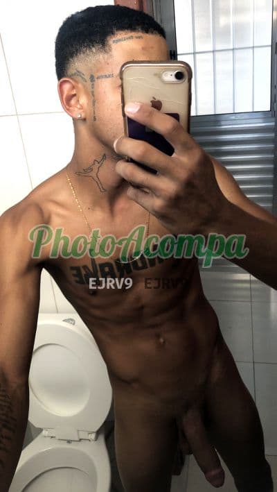 Acompanhante masculino em Florianópolis — beijo na boca, foto 2 de Glife