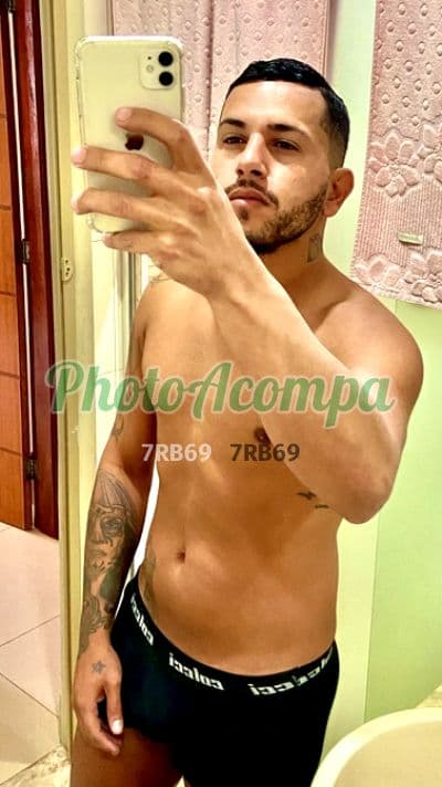 Acompanhante masculino em Rio de Janeiro com beijo na boca (6) — Lourenço