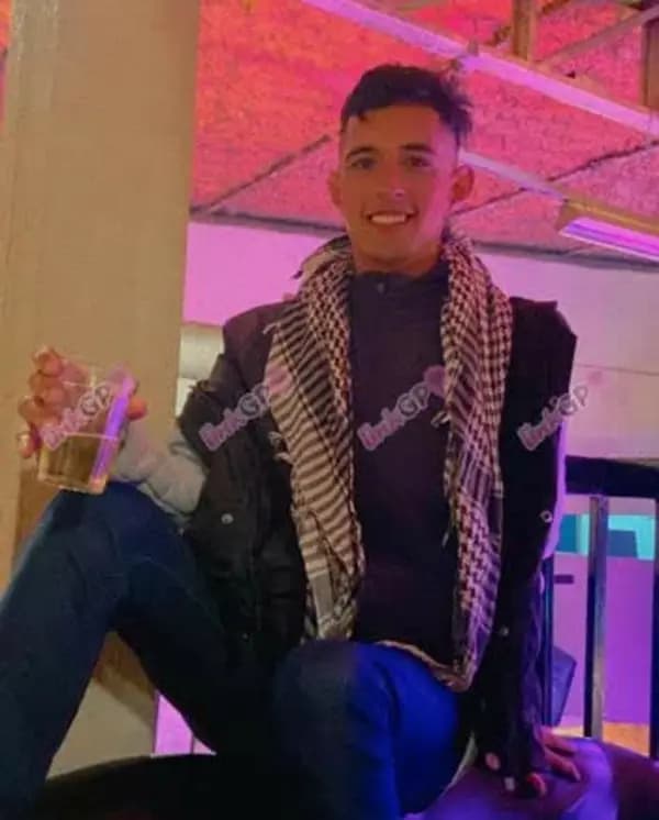 Acompanhante masculino em Guarulhos com beijo na boca (4) — Lucas