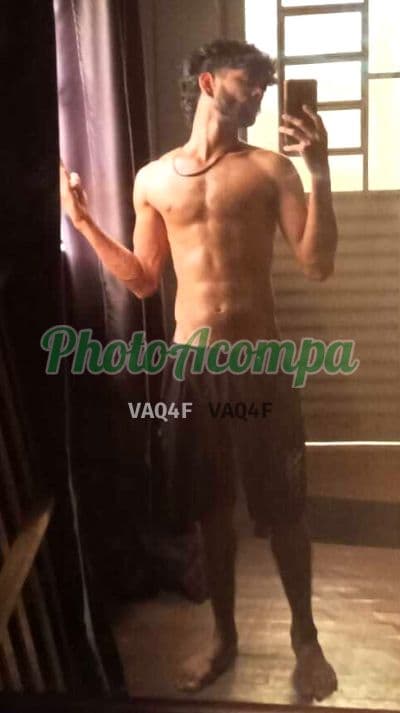 Acompanhante masculino em Curitiba com beijo na boca (2) — Magno