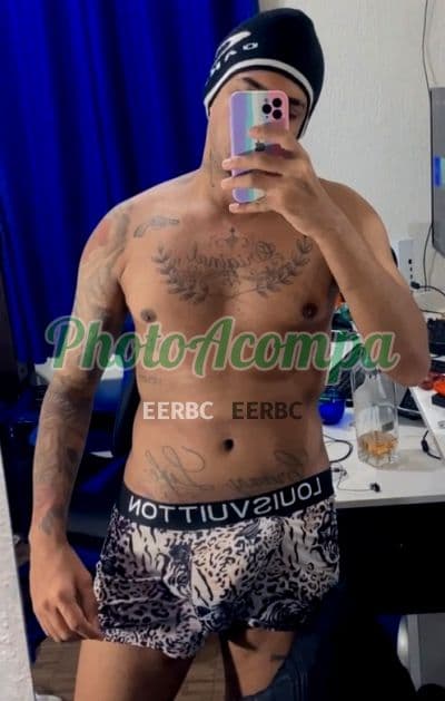 Acompanhante masculino em Suzano — beijo na boca, foto 4 de Maike