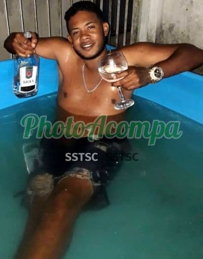 Acompanhante masculino em Camaragibe com beijo grego (4) — Marllon