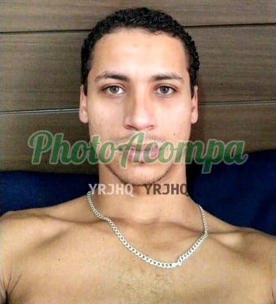 Acompanhante masculino em Rio das Ostras com beijo na boca (2) — Matheus