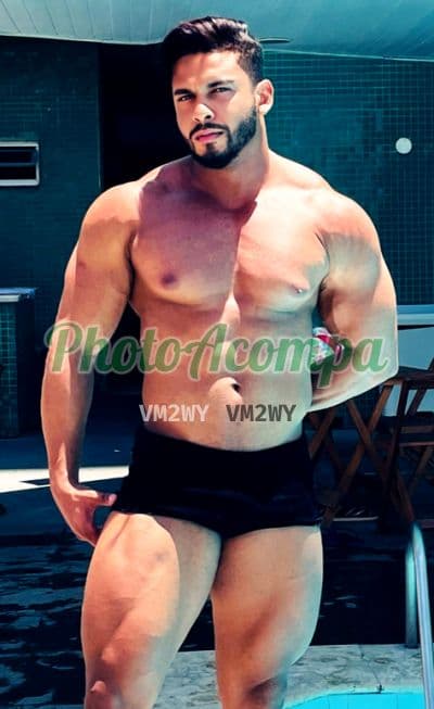 Acompanhante masculino em São Paulo com beijo na boca (2) — MaxwellXXL