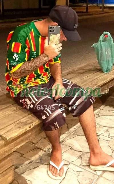 Acompanhante masculino em Igrejinha com beijo grego (4) — Nicolás
