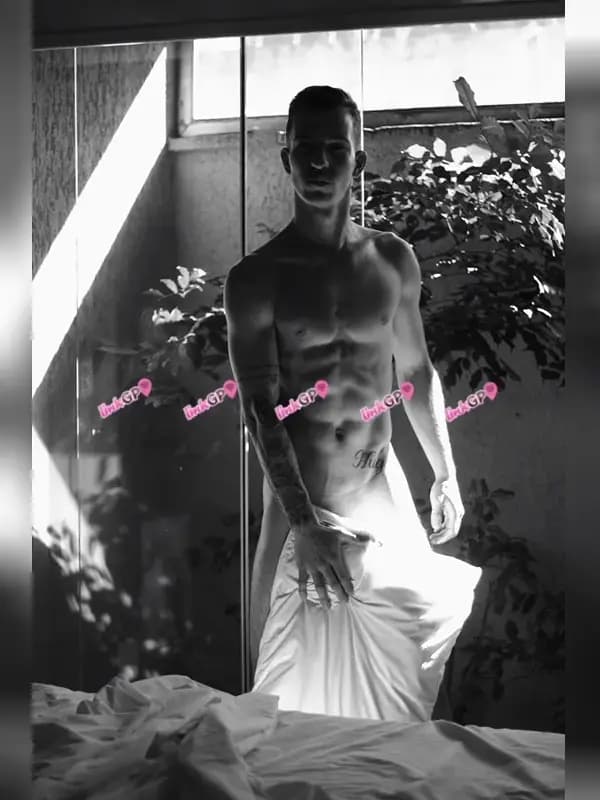 Acompanhante masculino em Londrina — beijo na boca, foto 16 de Oliiver