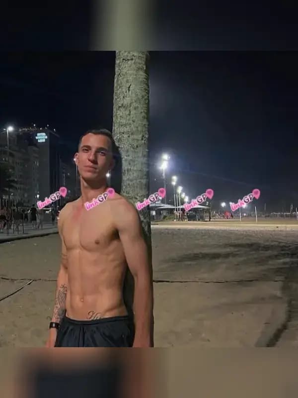 Acompanhante masculino em Londrina — beijo na boca, foto 4 de Oliiver