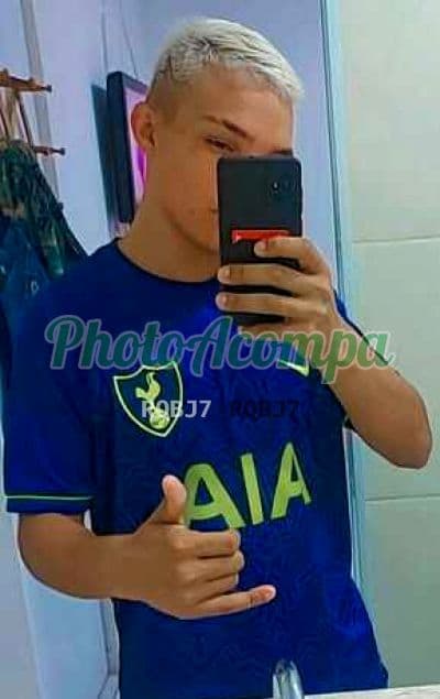 Acompanhante masculino em Maracanaú com beijo grego (2) — Ryan