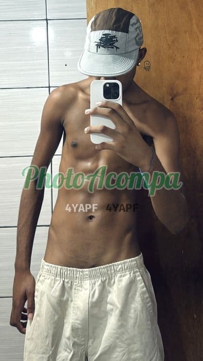 Acompanhante masculino em Campinas com beijo grego (2) — Wallace