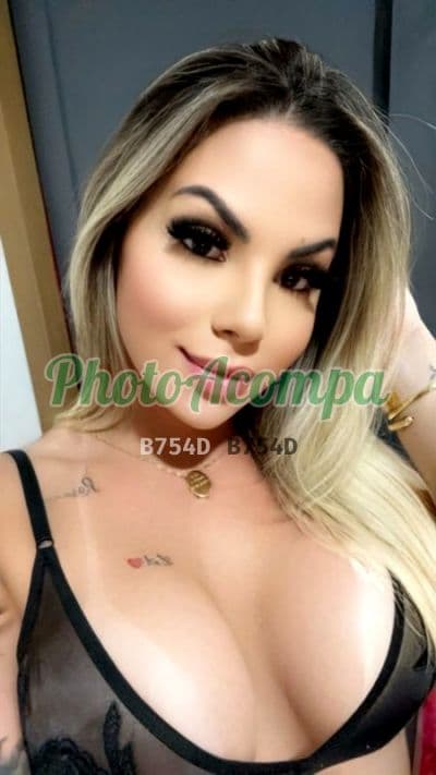 Travesti acompanhante em São José dos Campos com beijo grego (2) — Ágnes