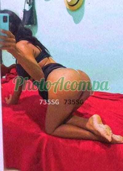 Travesti acompanhante em Aparecida de Goiânia com beijo na boca (2) — Giovana