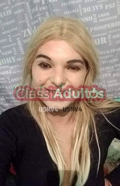 Júlia — travesti em Guarujá