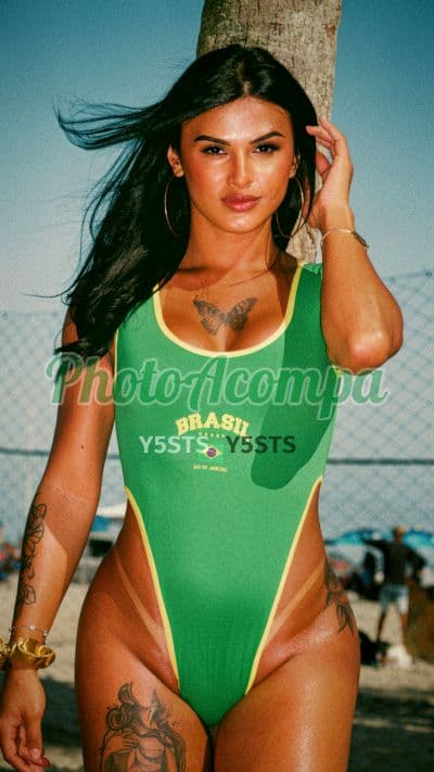 Travesti acompanhante em Rio de Janeiro com beijo grego (2) — Lohane