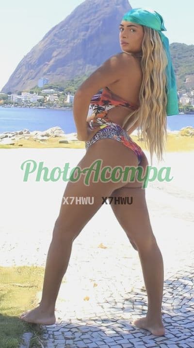 Travesti acompanhante em Rio de Janeiro com beijo grego (2) — Mia