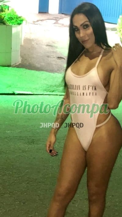 Travesti acompanhante em Itaquaquecetuba com beijo na boca (2) — Patrícia