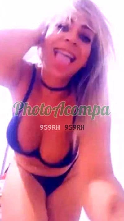 Travesti acompanhante em Rio Grande com beijo na boca (2) — Patrícia
