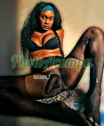 Travesti acompanhante em Rio de Janeiro com beijo grego (2) — Thalia