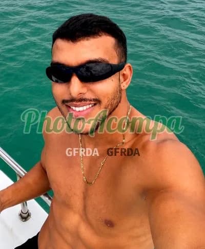 Indio — garoto de programa e acompanhante masculino em Salvador